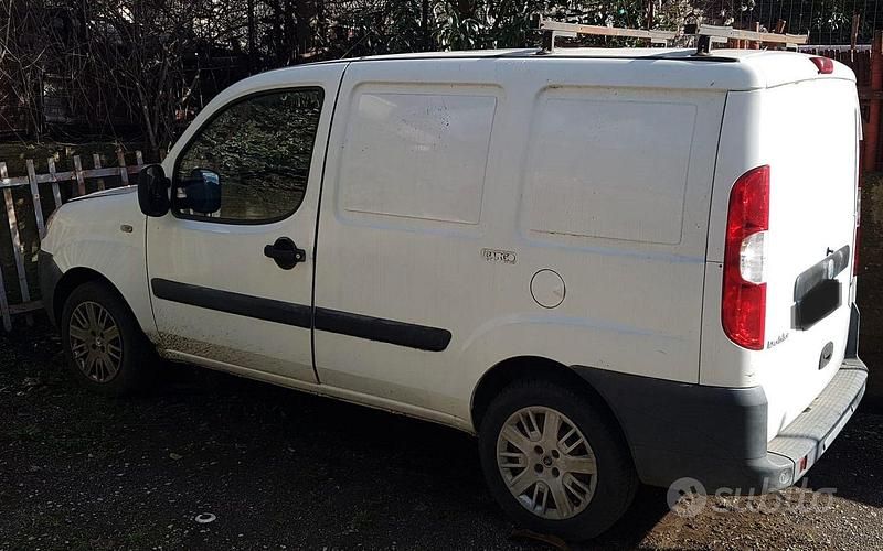 Usata Fiat Doblò 105 CV (77 kW) 2007 Bianco Monovolume