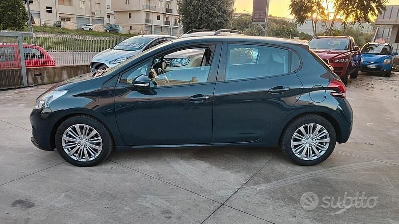 Usata Peugeot 208 75 CV (55 kW) 2018 Grigio Utilitaria