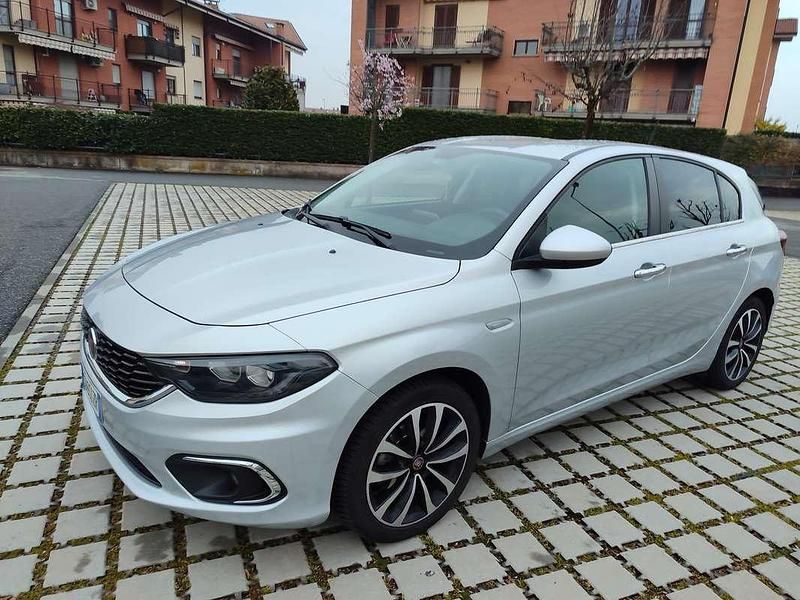 Usata Fiat Tipo Lounge 120 CV (88 kW) 2021 Argento Berlina