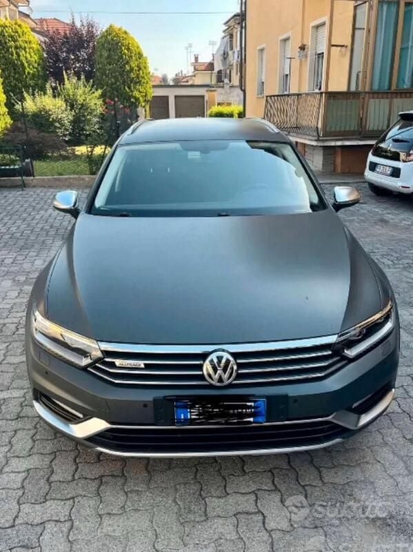Usata VW Passat Alltrack 190 CV (139 kW) 2018 Grigio Station wagon