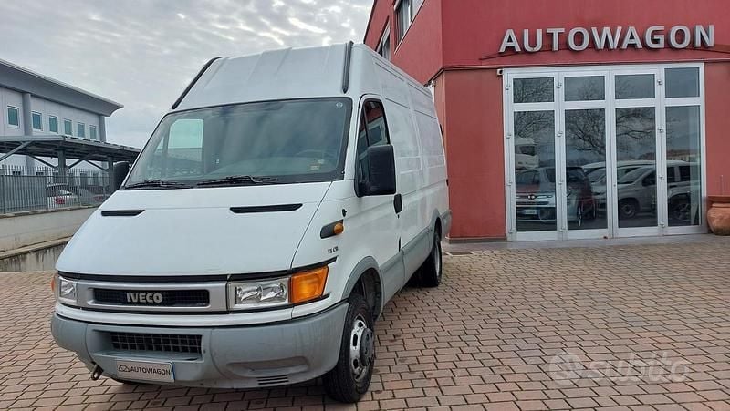 Usata Iveco Daily 106 CV (77 kW) 2001 Bianco Berlina