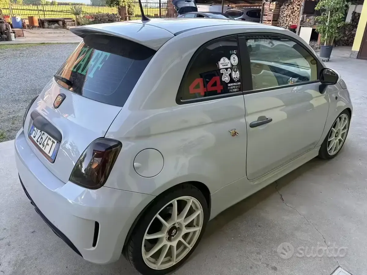 Usata Abarth 500 140 CV (102 kW) 2016 Grigio Utilitaria