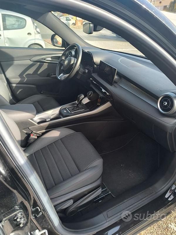 Usata Alfa Romeo Tonale Sprint 131 CV (96 kW) 2023 Nero SUV