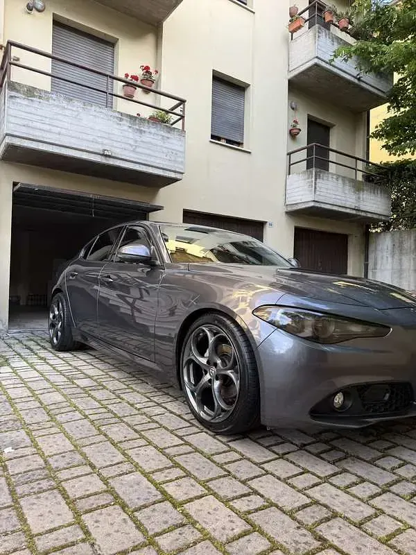 Usata Alfa Romeo Giulia Super 150 CV (110 kW) 2017 Berlina