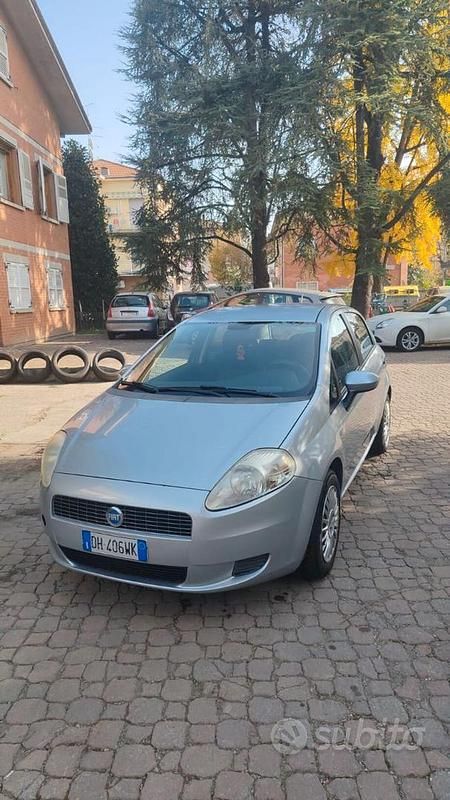Usata Fiat Grande Punto 2007 Grigio Utilitaria