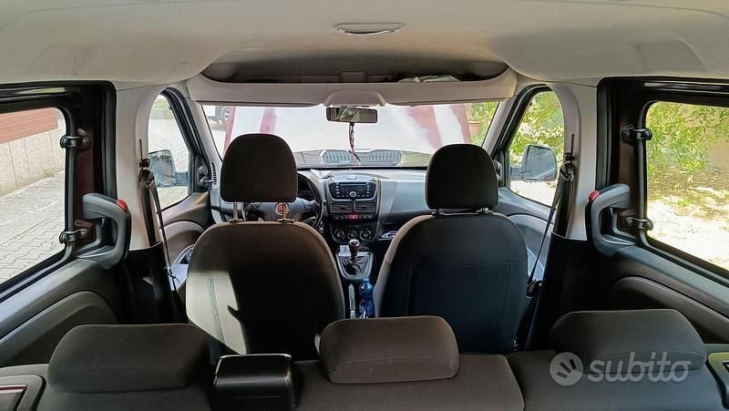 Usata Fiat Doblò 90 CV (66 kW) 2011 Monovolume