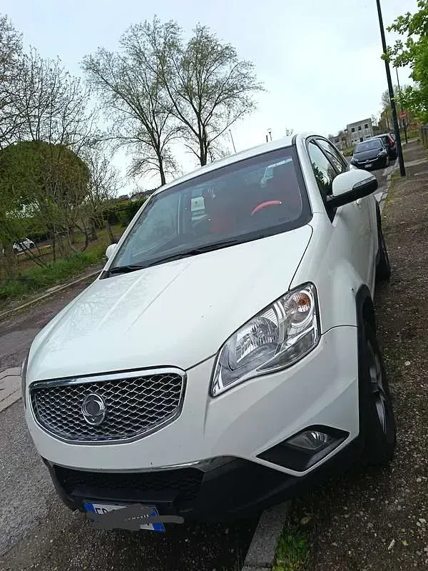 Usata SsangYong Korando 175 CV (128 kW) 2013 Bianco SUV