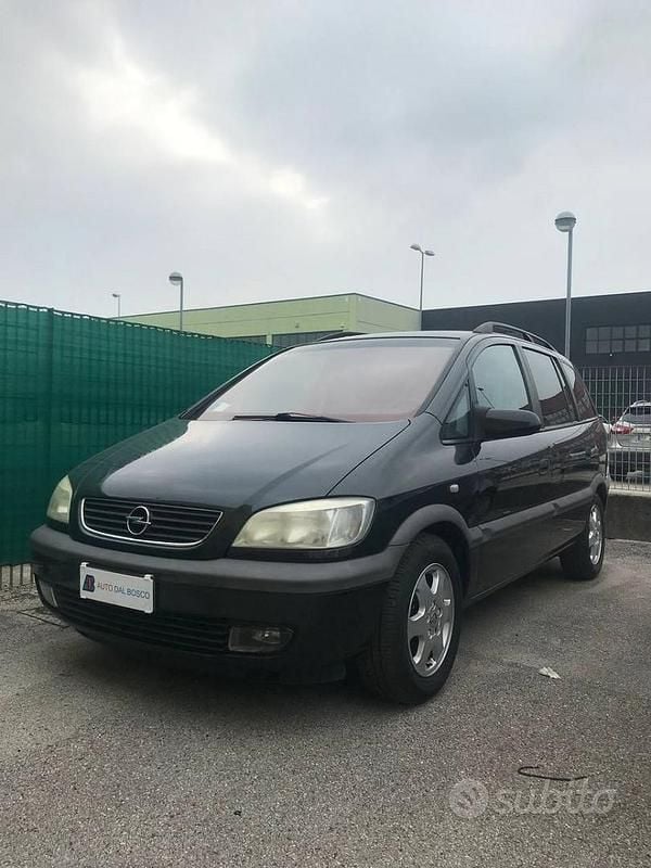 Usata Opel Zafira 2000 Nero Monovolume