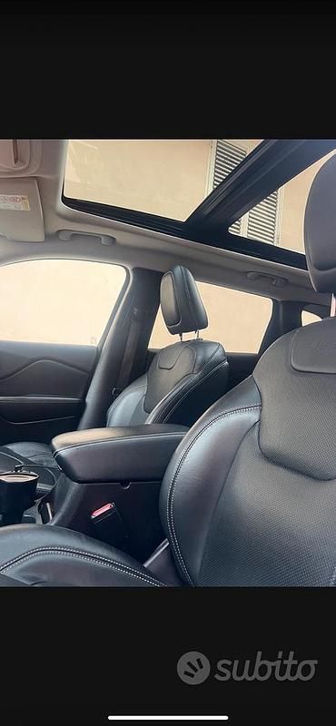 Bianco Usata 2014 Jeep Cherokee SUV | 10.500 € (Buon prezzo) - Immagine 1/4