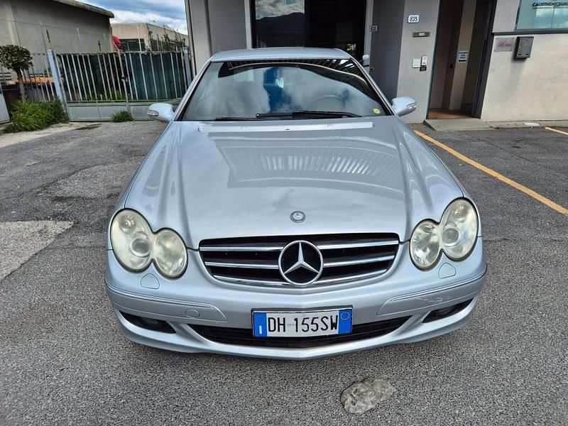 Usata Mercedes CLK220 Avantgarde 149 CV (109 kW) 2007 Argento Coupé
