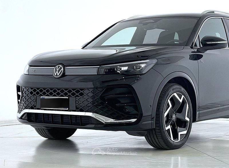 Usata VW Tiguan R-line Plus 150 CV (110 kW) 2025 Nero SUV