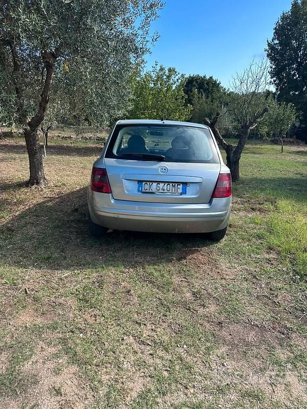 Grigio Usata 2002 Fiat Stilo | 700 € (Ottimo prezzo) - Immagine 1/4