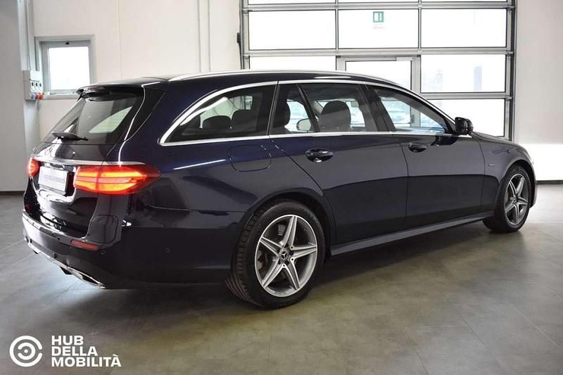 Usata Mercedes E300 Premium 194 CV (142 kW) 2020 Blu Station wagon