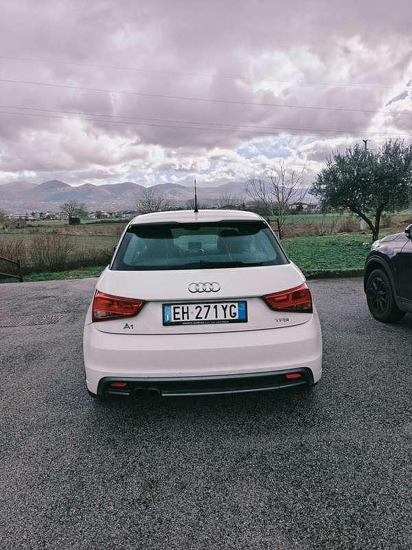 Usata Audi A1 Ambition 122 CV (89 kW) 2011 Bianco Utilitaria