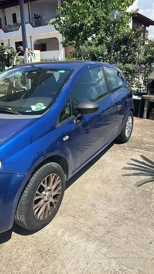 Usata Fiat Grande Punto 65 CV (47 kW) 2008 Bluazzurro Utilitaria