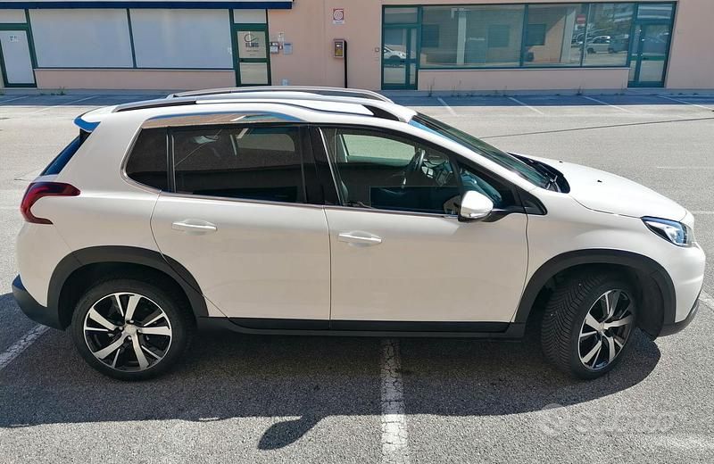 Usata Peugeot 2008 Allure 99 CV (72 kW) 2019 Bianco SUV