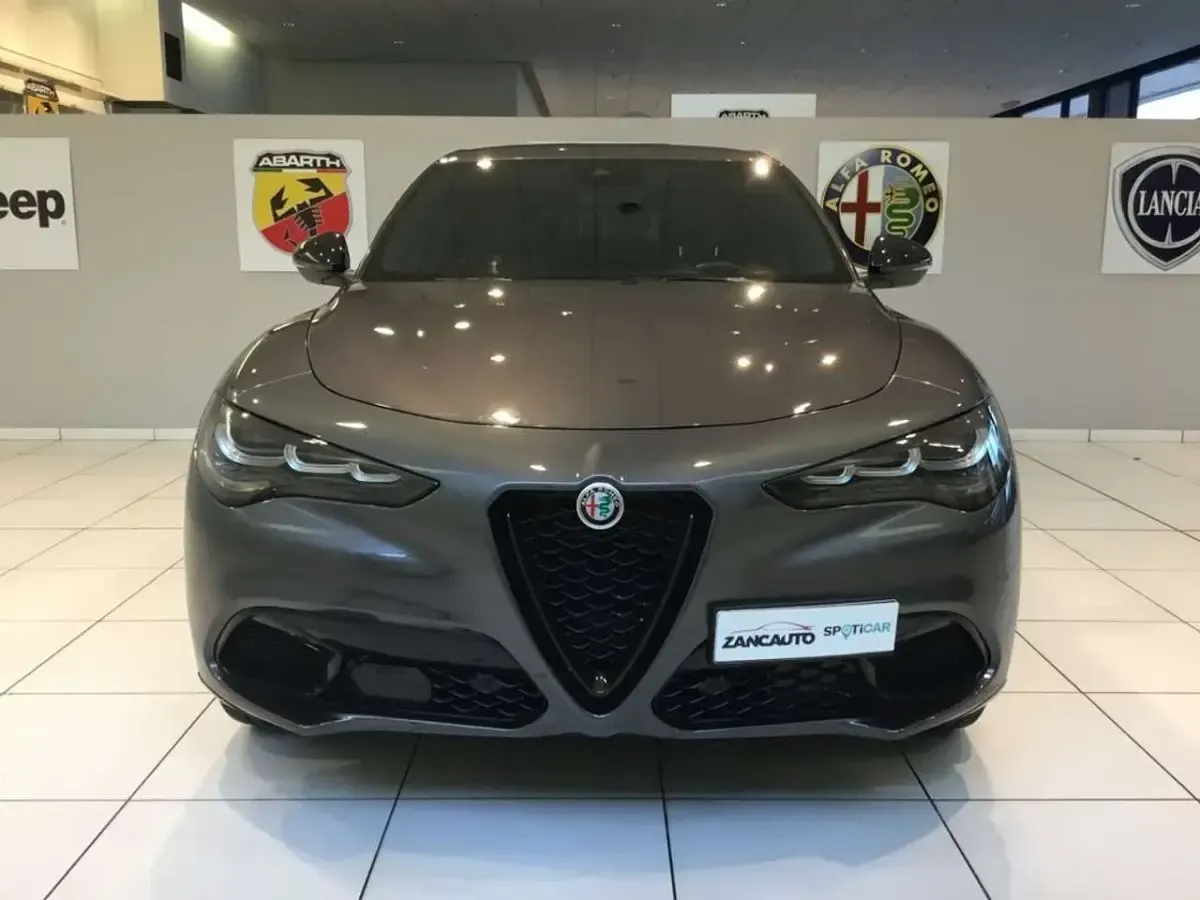 Nuova Alfa Romeo Stelvio Veloce 209 CV (153 kW) 2025 Grigio SUV