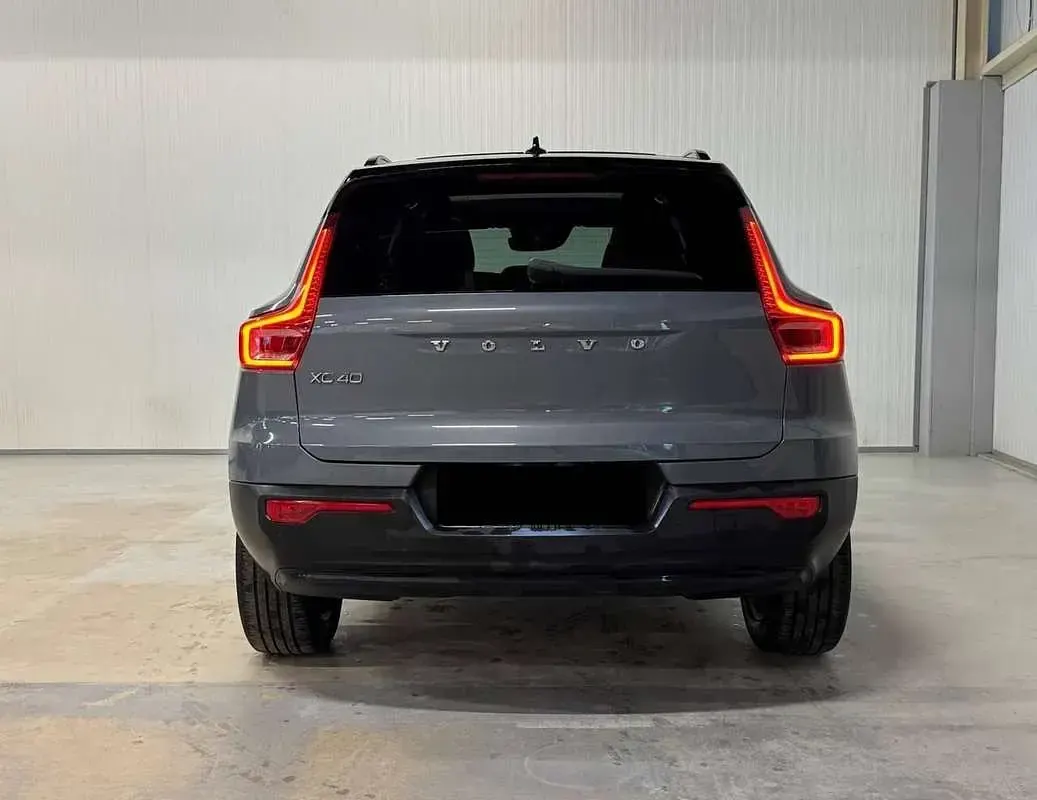 Usata Volvo XC40 Business Edition 163 CV (119 kW) 2021 Grigio SUV