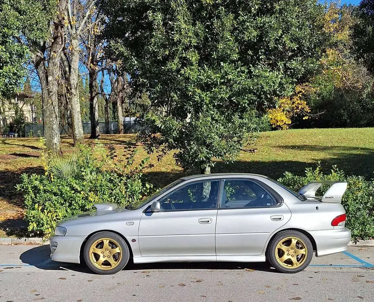 Usata Subaru Impreza 280 CV (205 kW) 1999 Argento Berlina