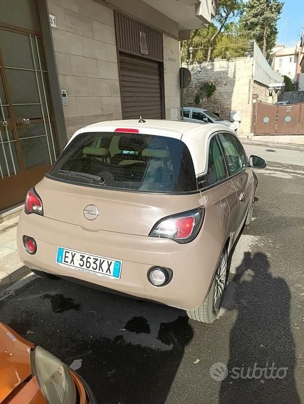 Usata Opel Adam 70 CV (51 kW) 2017 Utilitaria