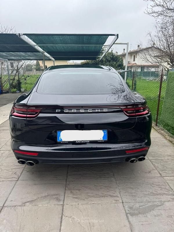 Usata Porsche Panamera 330 CV (242 kW) 2019 Nero Berlina