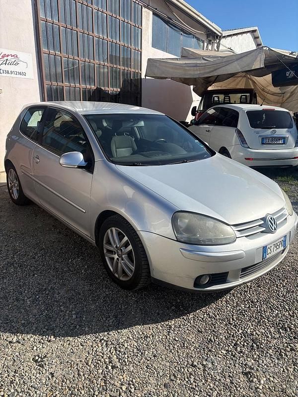 Usata VW Golf Comfortline 2005 Grigio Coupé
