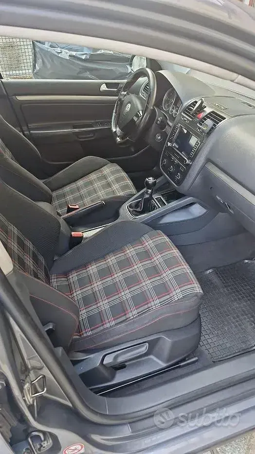 Usata VW Golf IV 2004 Grigio Berlina