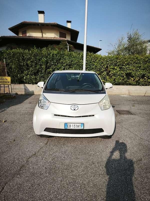 Usata 2010 Toyota iQ Due volumi | 4000 € (Ottimo prezzo) - Immagine 1/4