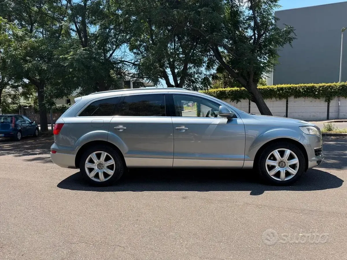 Usata Audi Q7 233 CV (171 kW) 2007 Grigio SUV