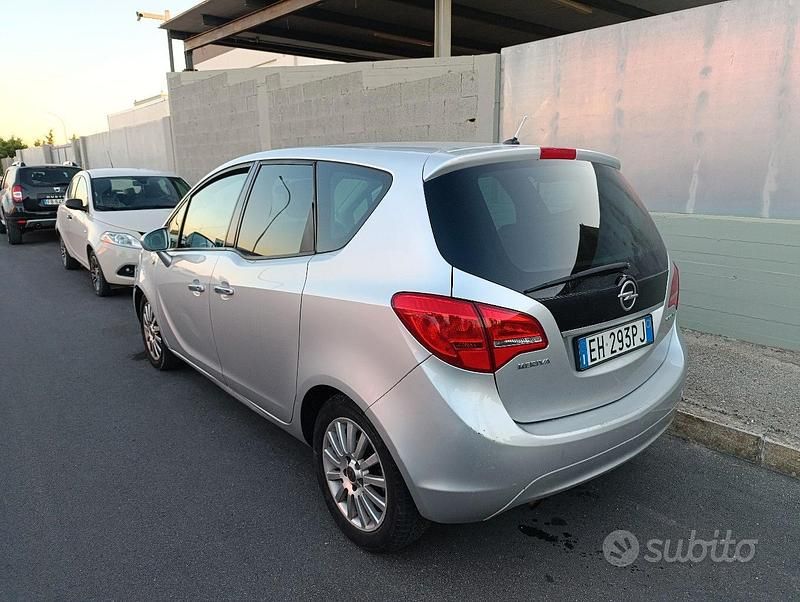 Usata Opel Meriva 95 CV (69 kW) 2011 Grigio Monovolume