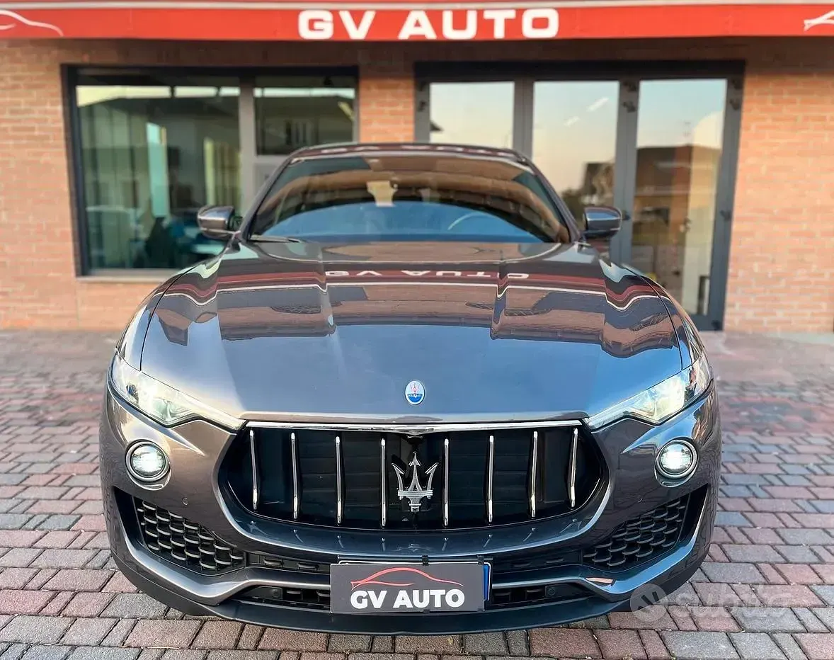 Usata Maserati Levante 250 CV (183 kW) 2020 Grigio SUV