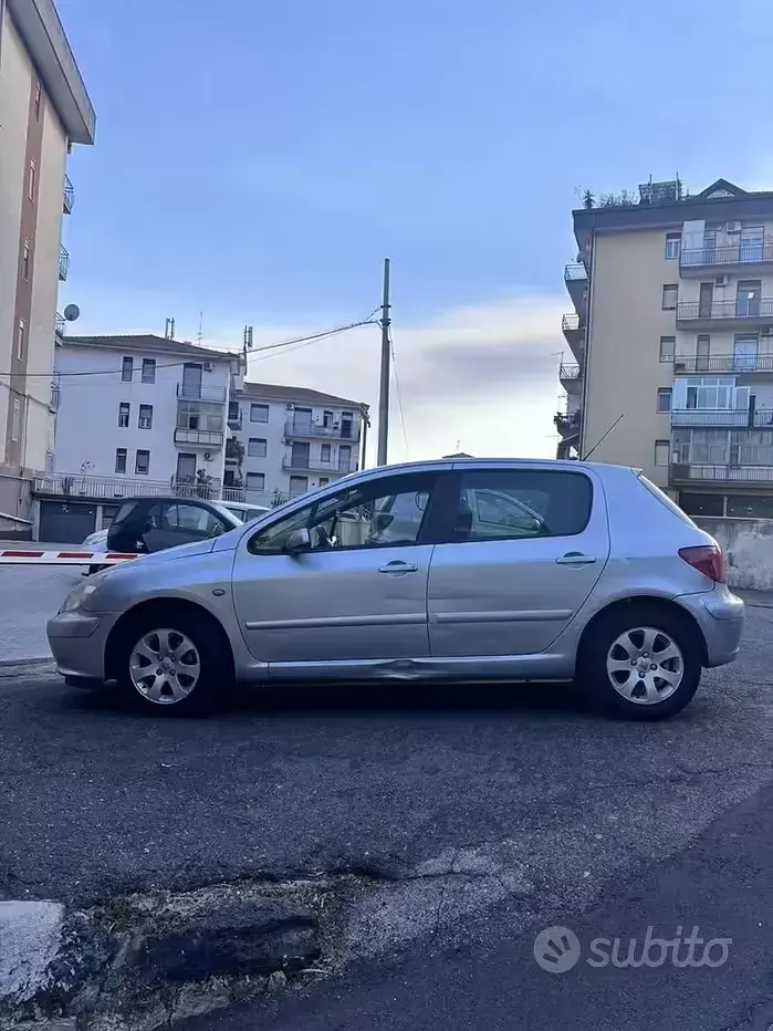 Usata Peugeot 307 109 CV (80 kW) 2002 Grigio Berlina