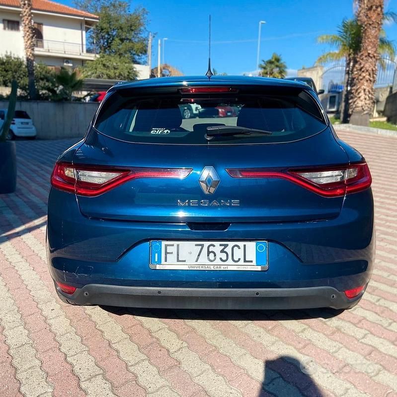 Usata Renault Mégane IV Intens 110 CV (80 kW) 2017 Blu Berlina