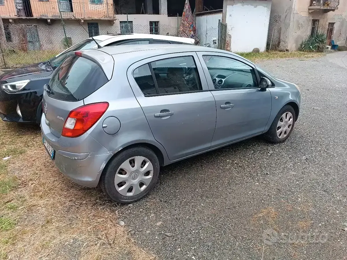 Usata Opel Corsa 75 CV (55 kW) 2009 Grigio Utilitaria