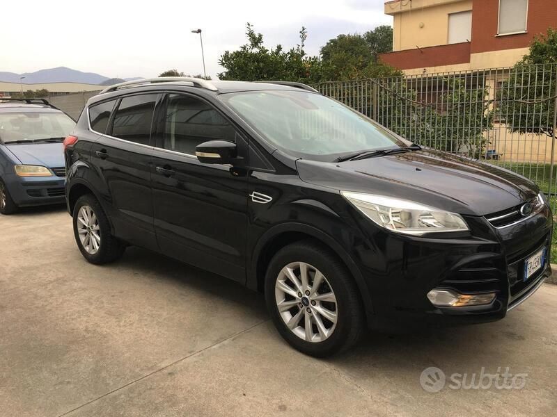 Usata 2015 Ford Kuga SUV | 10.000 € (Buon prezzo) - Immagine 1/4