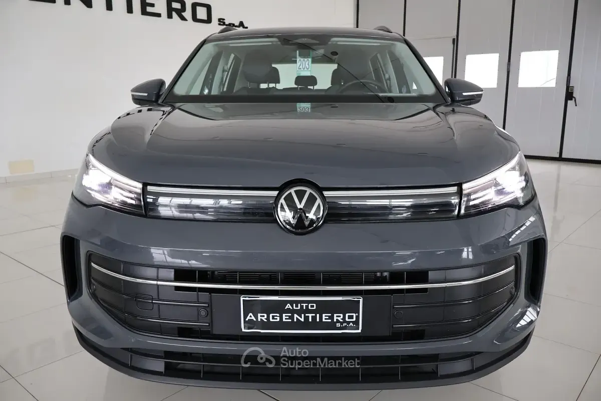 Begagnad VW Tiguan Life 150 HK (110 kW) 2025 Grå SUV