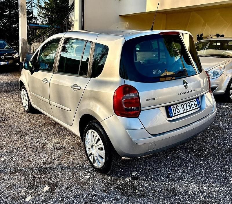 Grigio Usata 2008 Renault Grand Modus Monovolume | 1850 € - Immagine 1/4