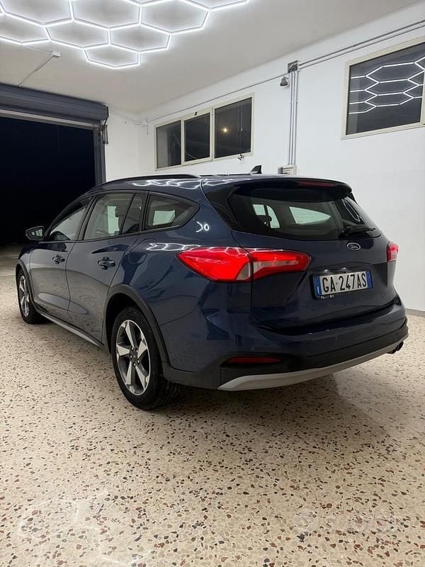 Usata Ford Focus Business Edition 120 CV (88 kW) 2020 Blu Station wagon