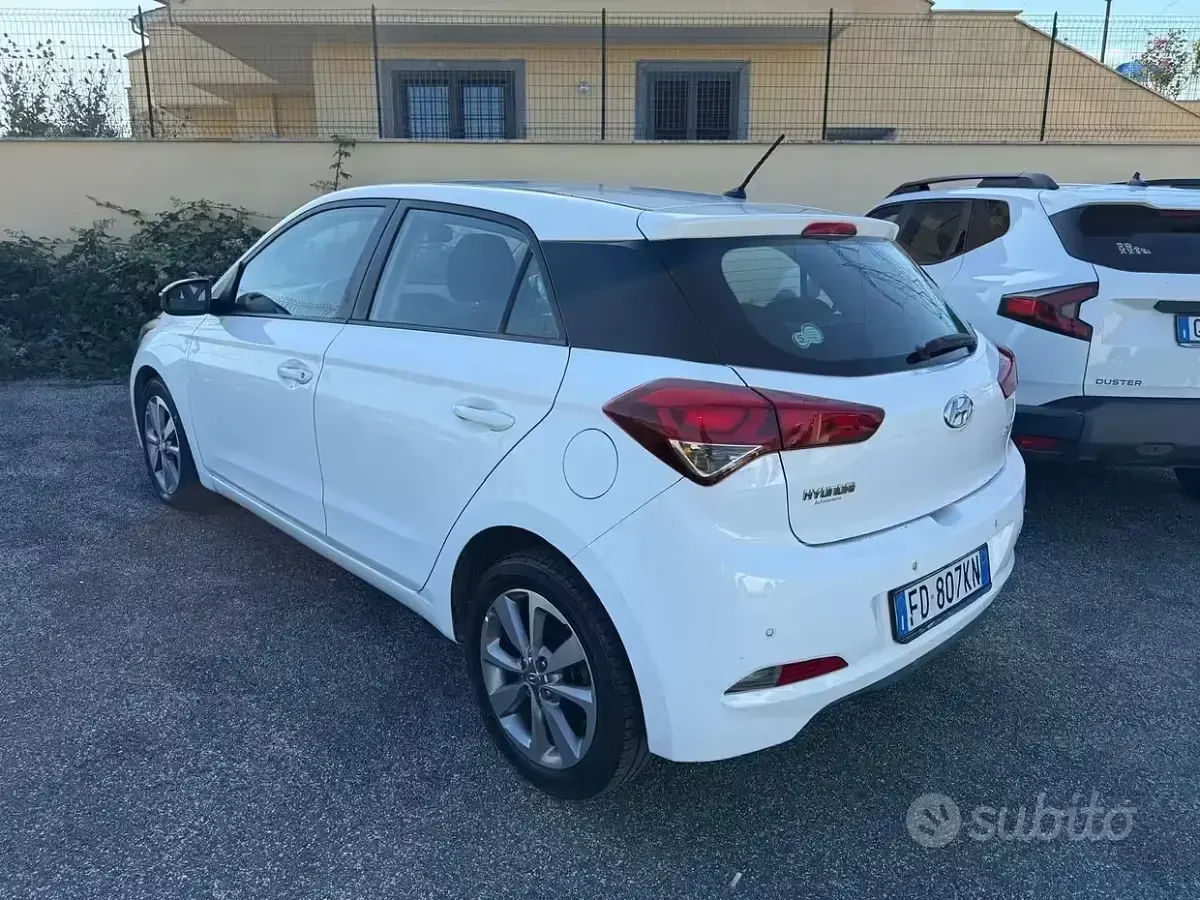 Usata Hyundai i20 Style 75 CV (55 kW) 2017 Bianco Berlina
