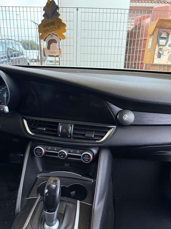 Usata Alfa Romeo Giulia Business 179 CV (131 kW) 2016 Berlina