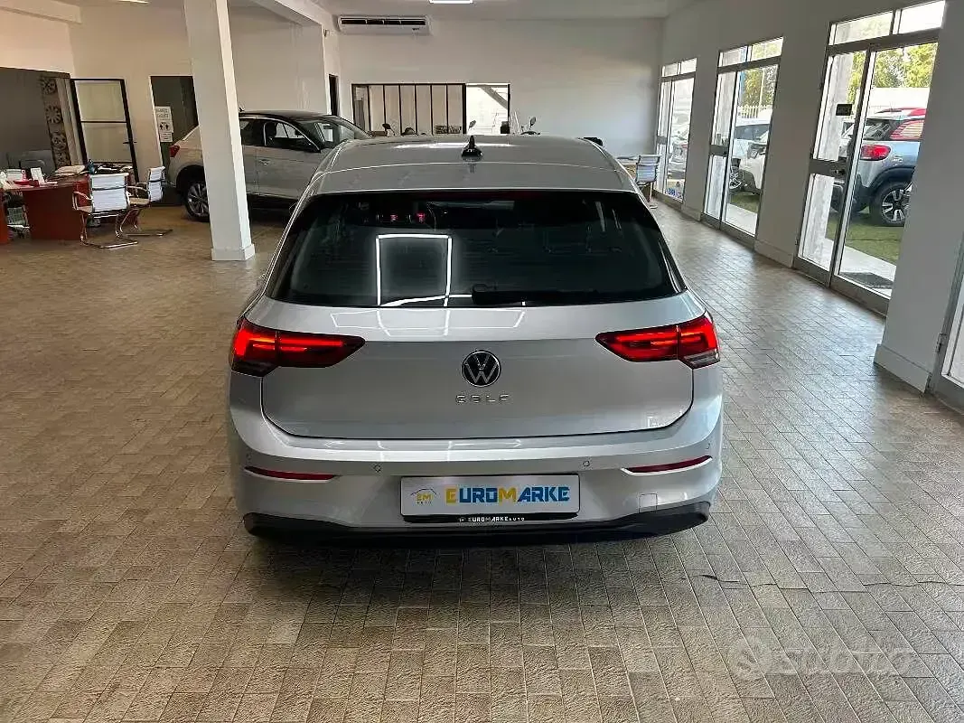 Usata VW Golf VIII Life 150 CV (110 kW) 2020 Grigio Berlina