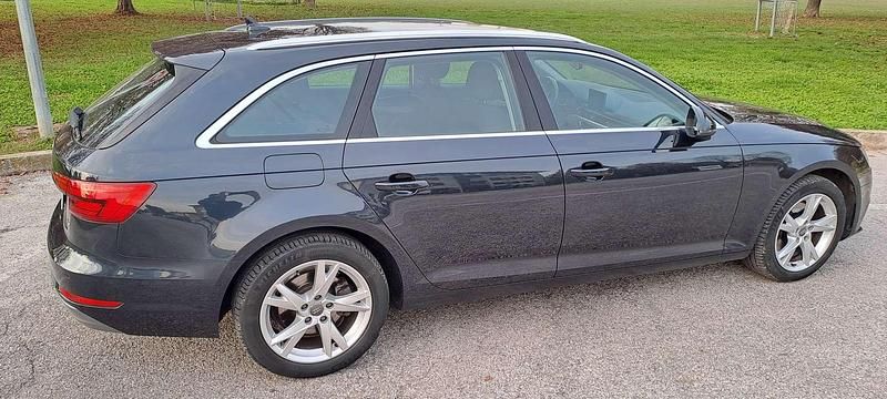 Usata Audi A4 Business 150 CV (110 kW) 2016 Blu/azzurro Station wagon