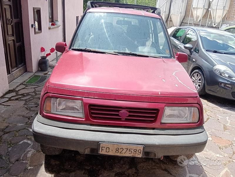 Usata Suzuki Vitara 96 CV (70 kW) 1996 Rosso SUV