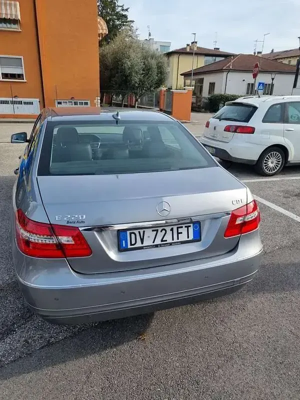 Usata Mercedes E220 Avantgarde 170 CV (125 kW) 2009 Berlina