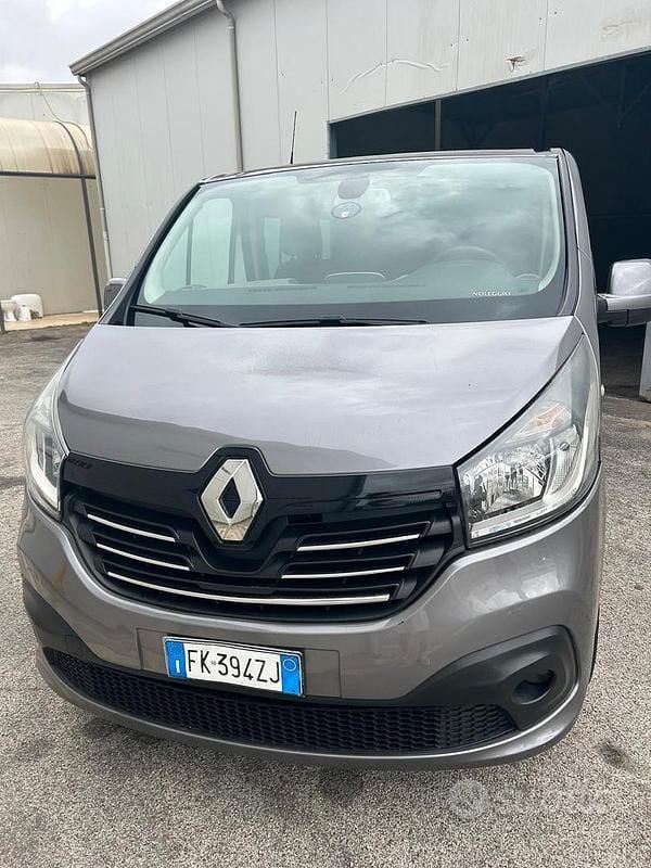 Usata Renault Trafic 2015 Grigio Monovolume