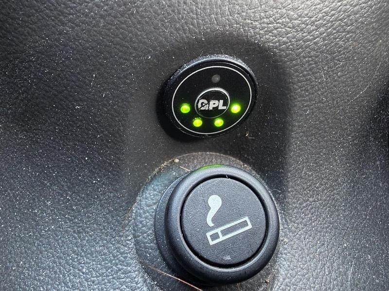 Usata Chevrolet Cruze 107 CV (78 kW) 2009 Grigio Berlina