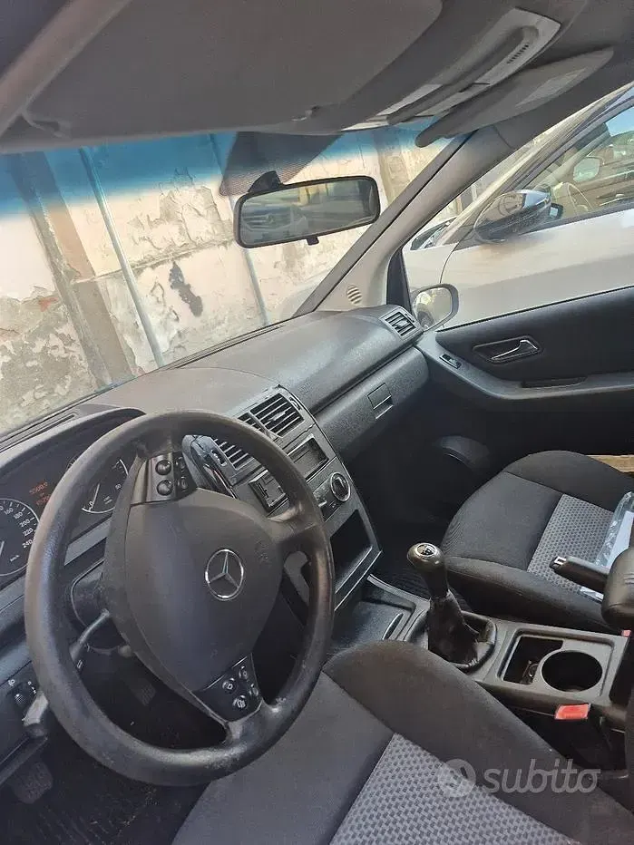 Usata Mercedes A180 109 CV (80 kW) 2007 Grigio Berlina