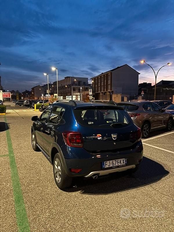 Usata Dacia Sandero Stepway 90 CV (66 kW) 2017 Blu Utilitaria
