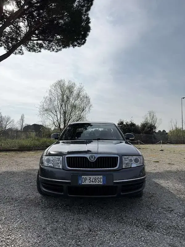 Usata Skoda Superb Elegance 140 CV (102 kW) 2008 Grigio Berlina