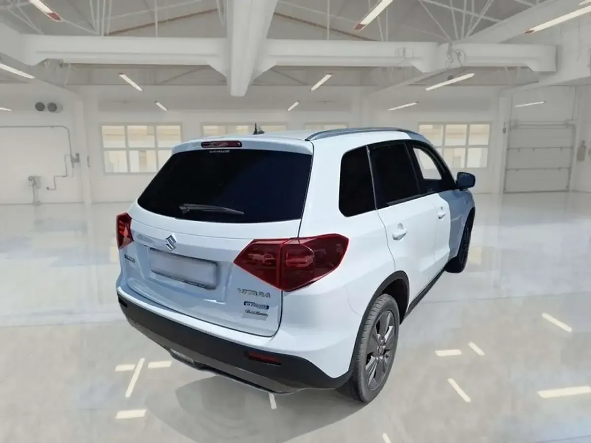 Usata Suzuki Vitara Cool 129 CV (94 kW) 2021 Bianco SUV